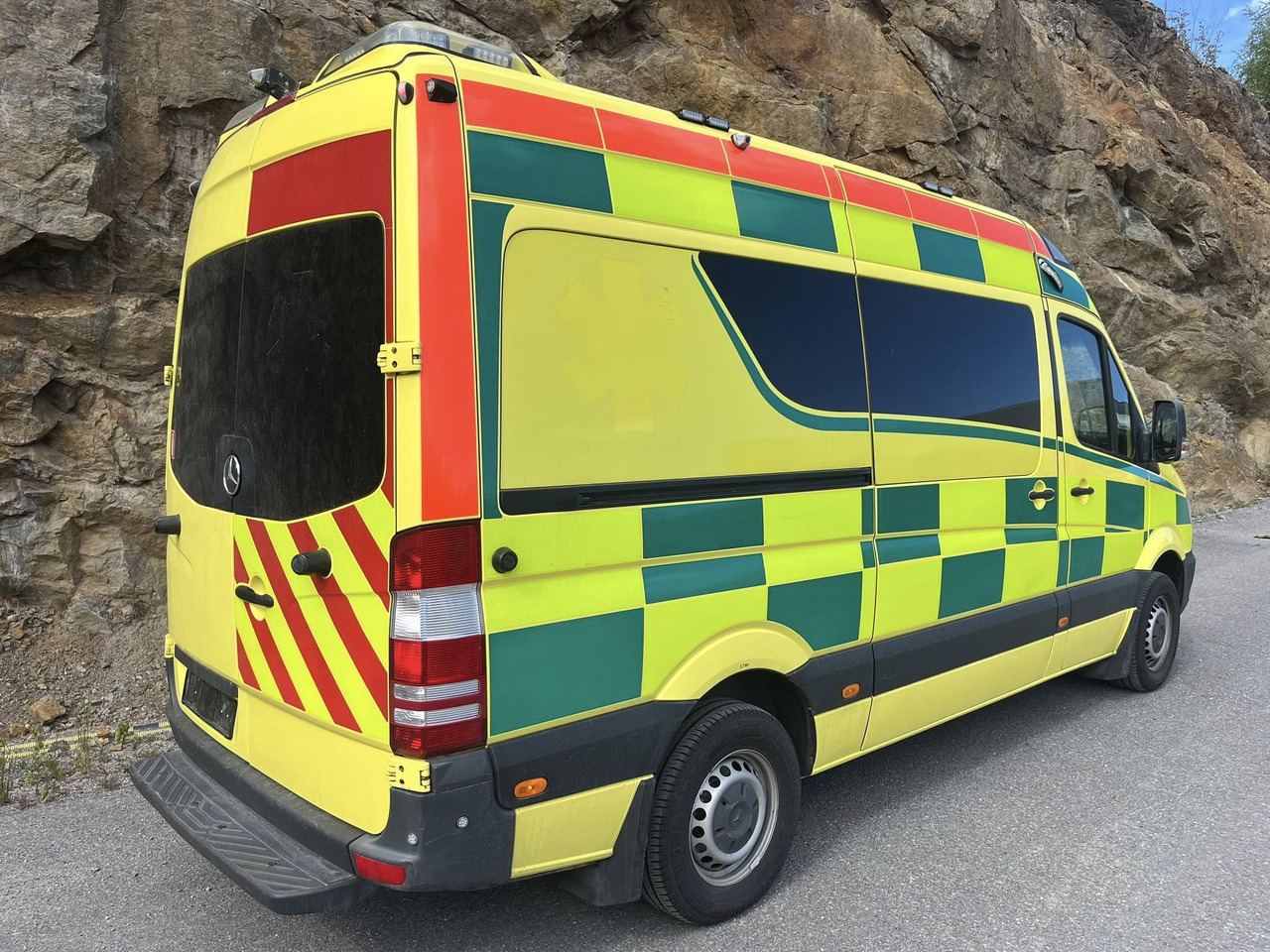 Mercedes-Benz Sprinter 319 - AMBULANCE / Krankenwagen / Ambulancia - Ambulância: foto 3 Mercedes-Benz Sprinter 319 - AMBULANCE / Krankenwagen / Ambulancia - Ambulância: foto 3