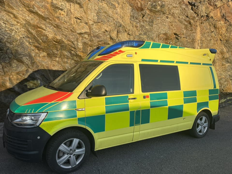 Volkswagen T6 4motions - AMBULANCE - RESERVERAD !! - Ambulância: foto 2 Volkswagen T6 4motions - AMBULANCE - RESERVERAD !! - Ambulância: foto 2