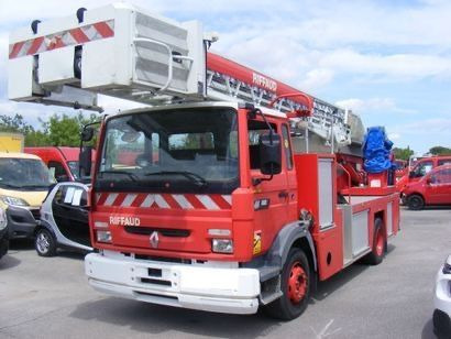 Renault Midliner M180 Drehleiter Feuerwehr EPSA23.5 1999 - Caminhão com plataforma aérea: foto 3 Renault Midliner M180 Drehleiter Feuerwehr EPSA23.5 1999 - Caminhão com plataforma aérea: foto 3