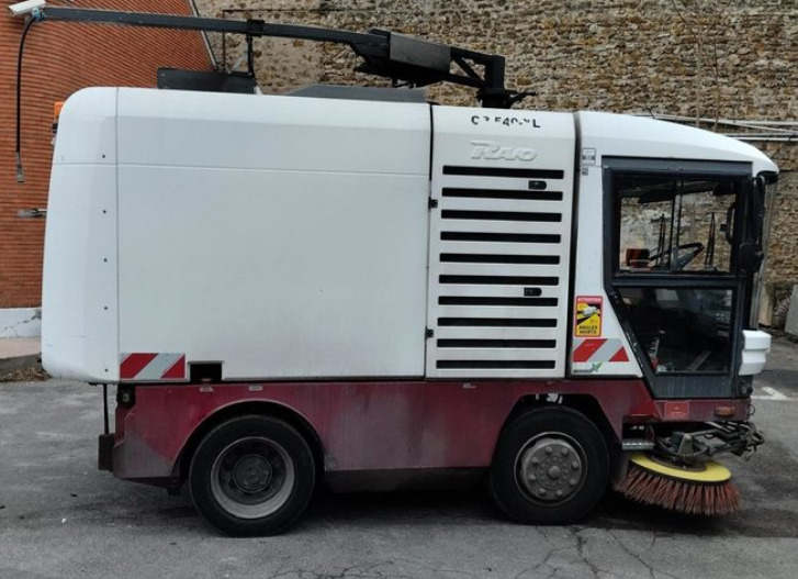 Ravo 540XL/545XL Kehrmaschine wie Citycat Cityfant Dulevo - Veículo municipal/ Especial: foto 4 Ravo 540XL/545XL Kehrmaschine wie Citycat Cityfant Dulevo - Veículo municipal/ Especial: foto 4