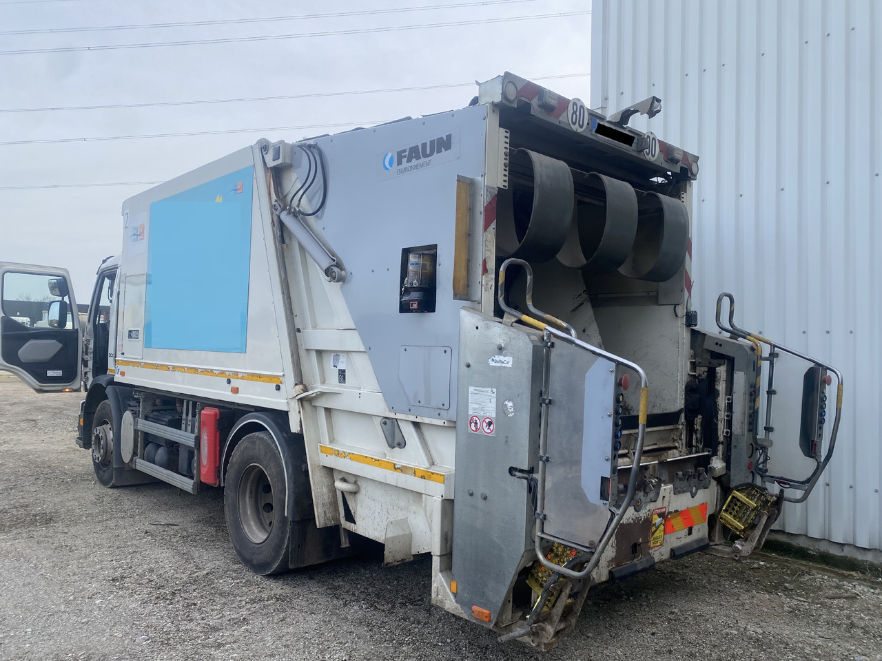 Volvo FE300 FAUN Müllwagen Garbage 2-Kammern Eu5 Top Zustand - Caminhão de lixo: foto 3 Volvo FE300 FAUN Müllwagen Garbage 2-Kammern Eu5 Top Zustand - Caminhão de lixo: foto 3