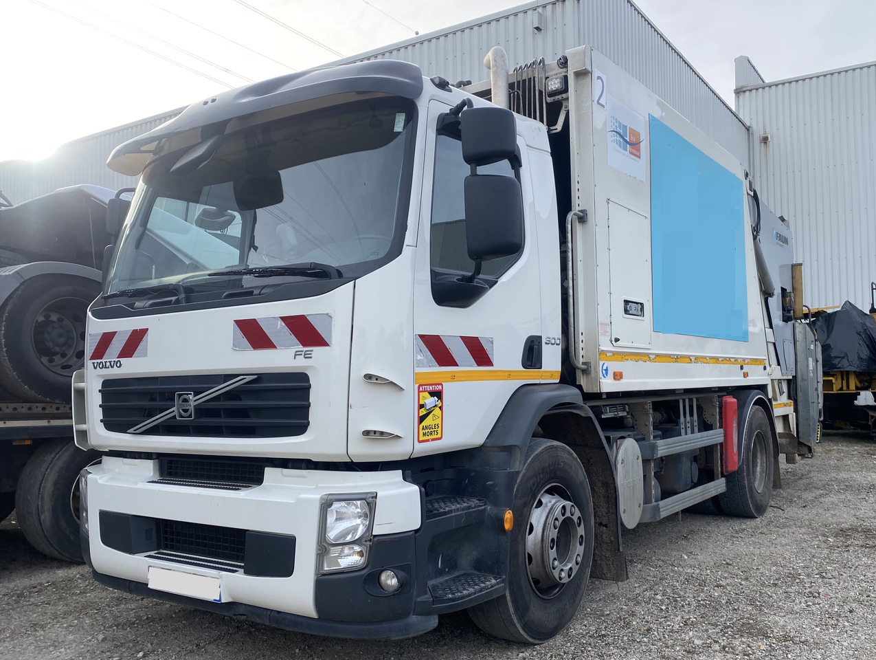 Volvo FE300 FAUN Müllwagen Garbage 2-Kammern Eu5 Top Zustand - Caminhão de lixo: foto 1 Volvo FE300 FAUN Müllwagen Garbage 2-Kammern Eu5 Top Zustand - Caminhão de lixo: foto 1