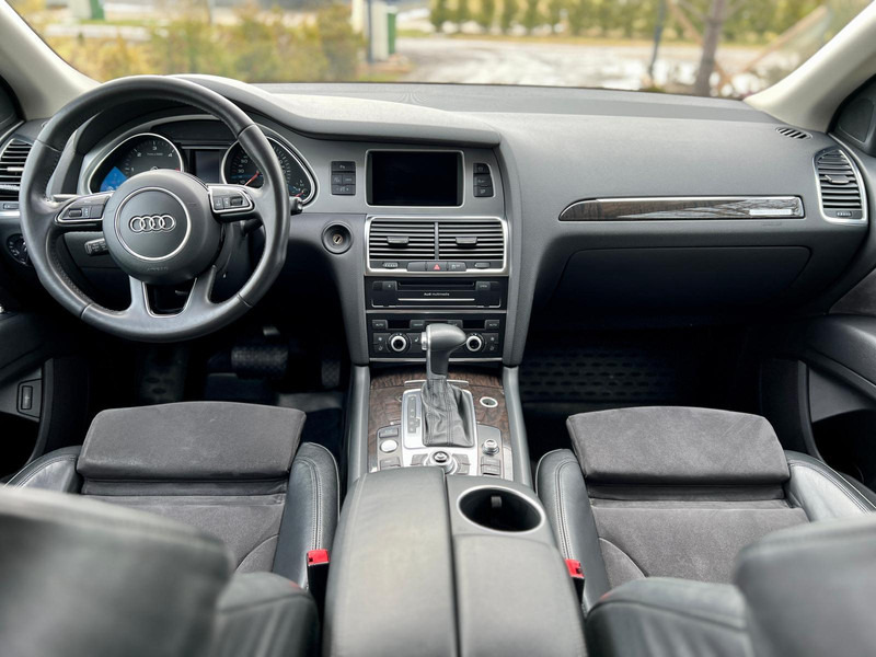 Automóvel Audi Q7: foto 8