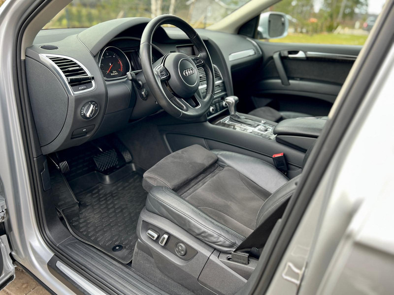 Automóvel Audi Q7: foto 7