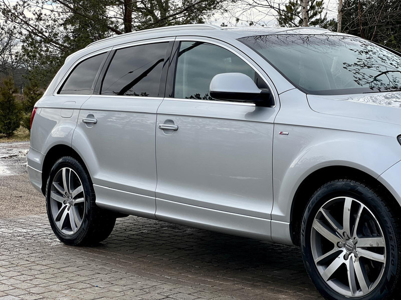Automóvel Audi Q7: foto 15