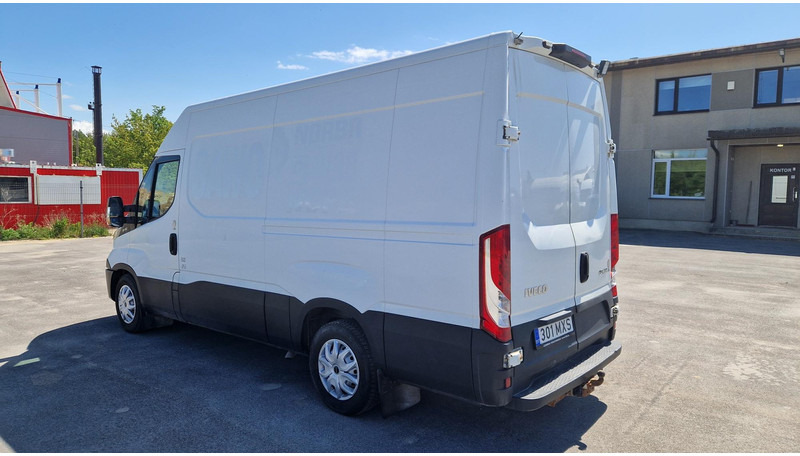 Iveco 35S15 4X2 - Furgão: foto 4 Iveco 35S15 4X2 - Furgão: foto 4