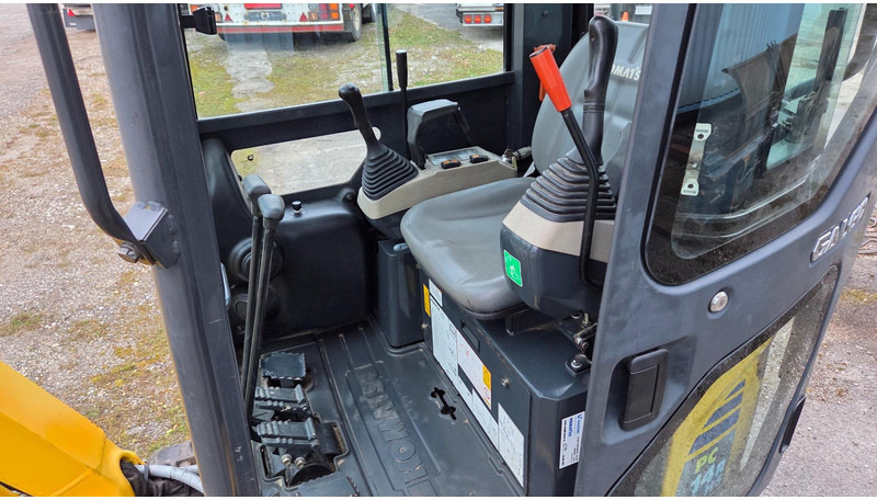 Komatsu PC14R - Mini escavadeira: foto 5 Komatsu PC14R - Mini escavadeira: foto 5