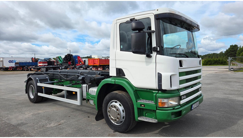 Scania P94 4X2 220 - Camião com sistema de cabo: foto 2 Scania P94 4X2 220 - Camião com sistema de cabo: foto 2