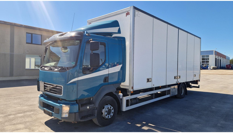 Volvo FL260 4X2 - Camião furgão: foto 1 Volvo FL260 4X2 - Camião furgão: foto 1
