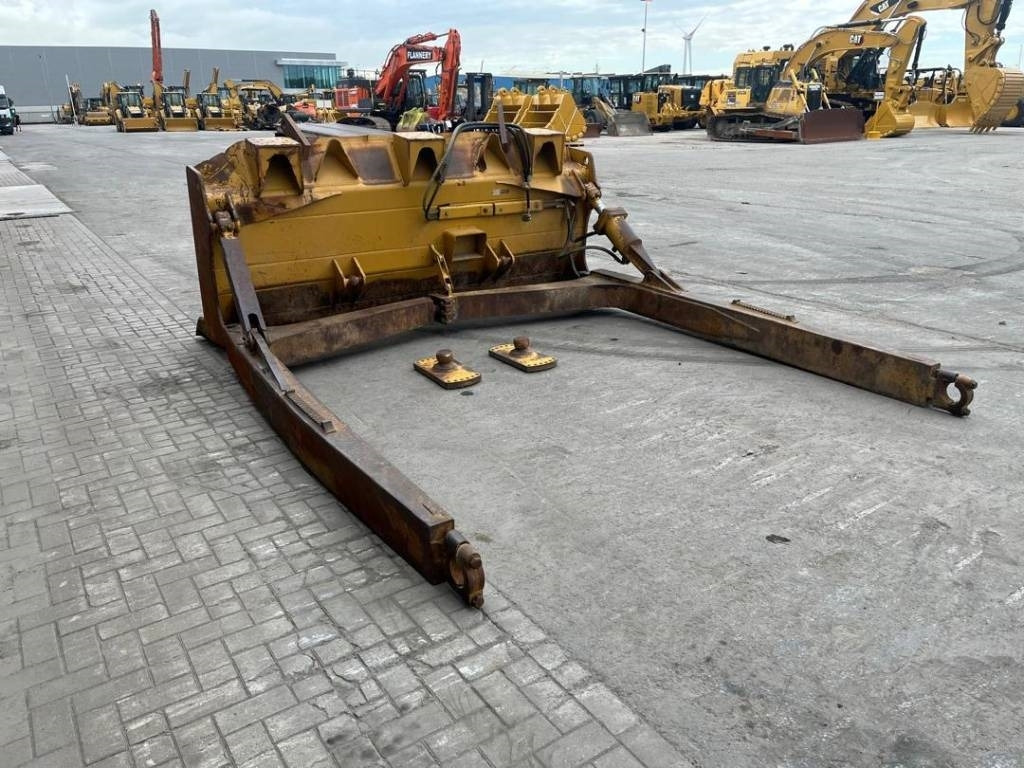 CAT D 6 XL Blade + Pusharms - Lâmina: foto 4 CAT D 6 XL Blade + Pusharms - Lâmina: foto 4