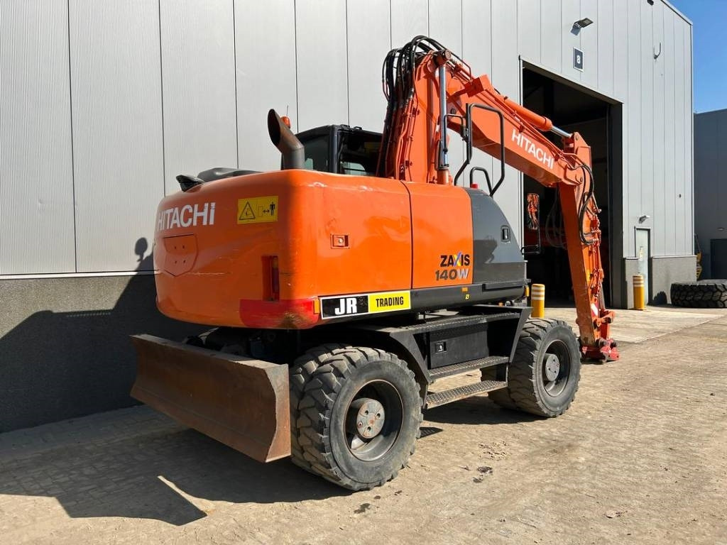 Hitachi ZX 140 W-5B - Escavadeira de rodas: foto 5 Hitachi ZX 140 W-5B - Escavadeira de rodas: foto 5