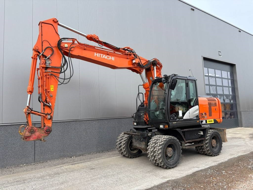 Hitachi ZX 170 W-5 B (low hours/new tires) - Escavadeira de rodas: foto 2 Hitachi ZX 170 W-5 B (low hours/new tires) - Escavadeira de rodas: foto 2