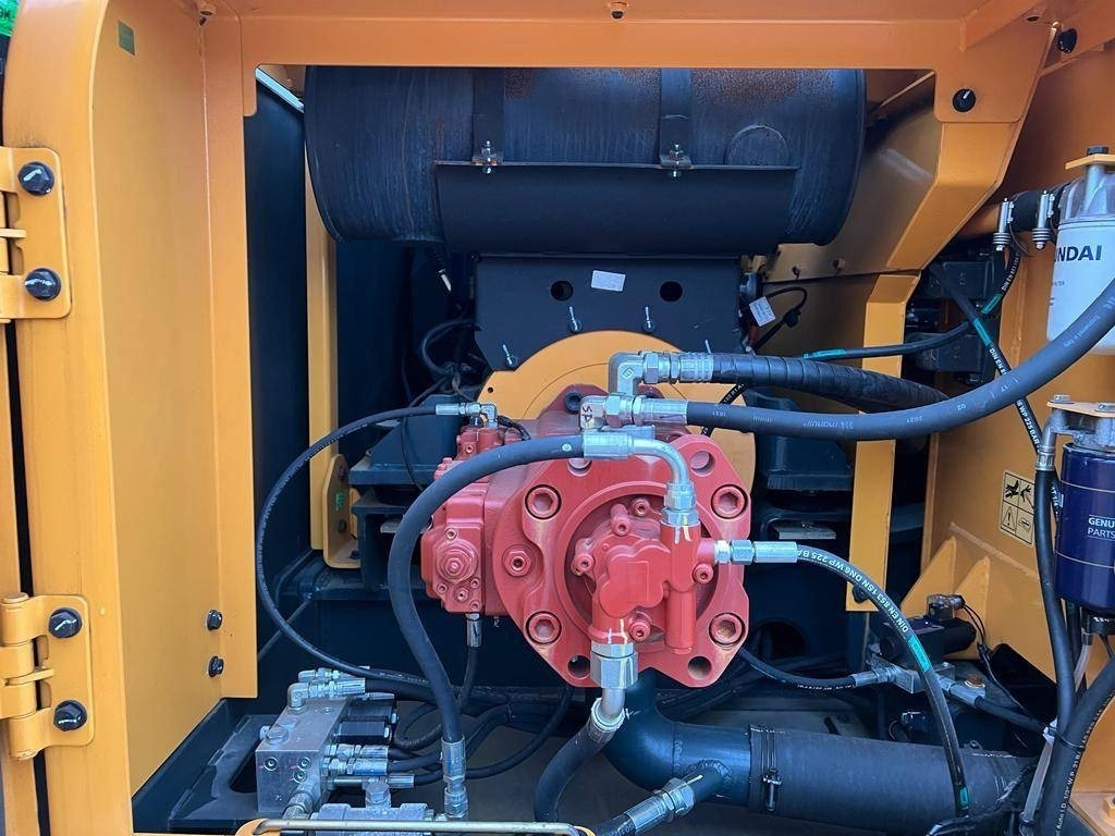 Escavadora de rastos novo Hyundai R 210: foto 24