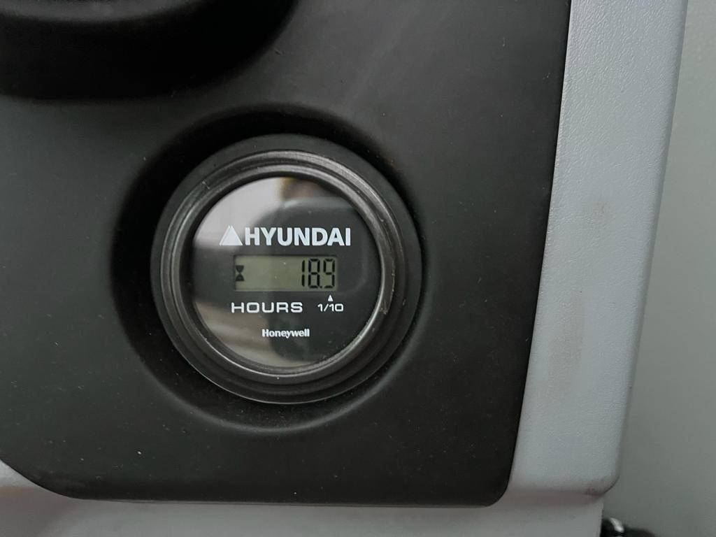 Escavadora de rastos novo Hyundai R 210: foto 10
