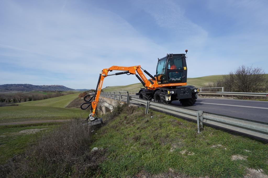 Energreen ILF Alpha F12 - Limpa bermas: foto 1 Energreen ILF Alpha F12 - Limpa bermas: foto 1