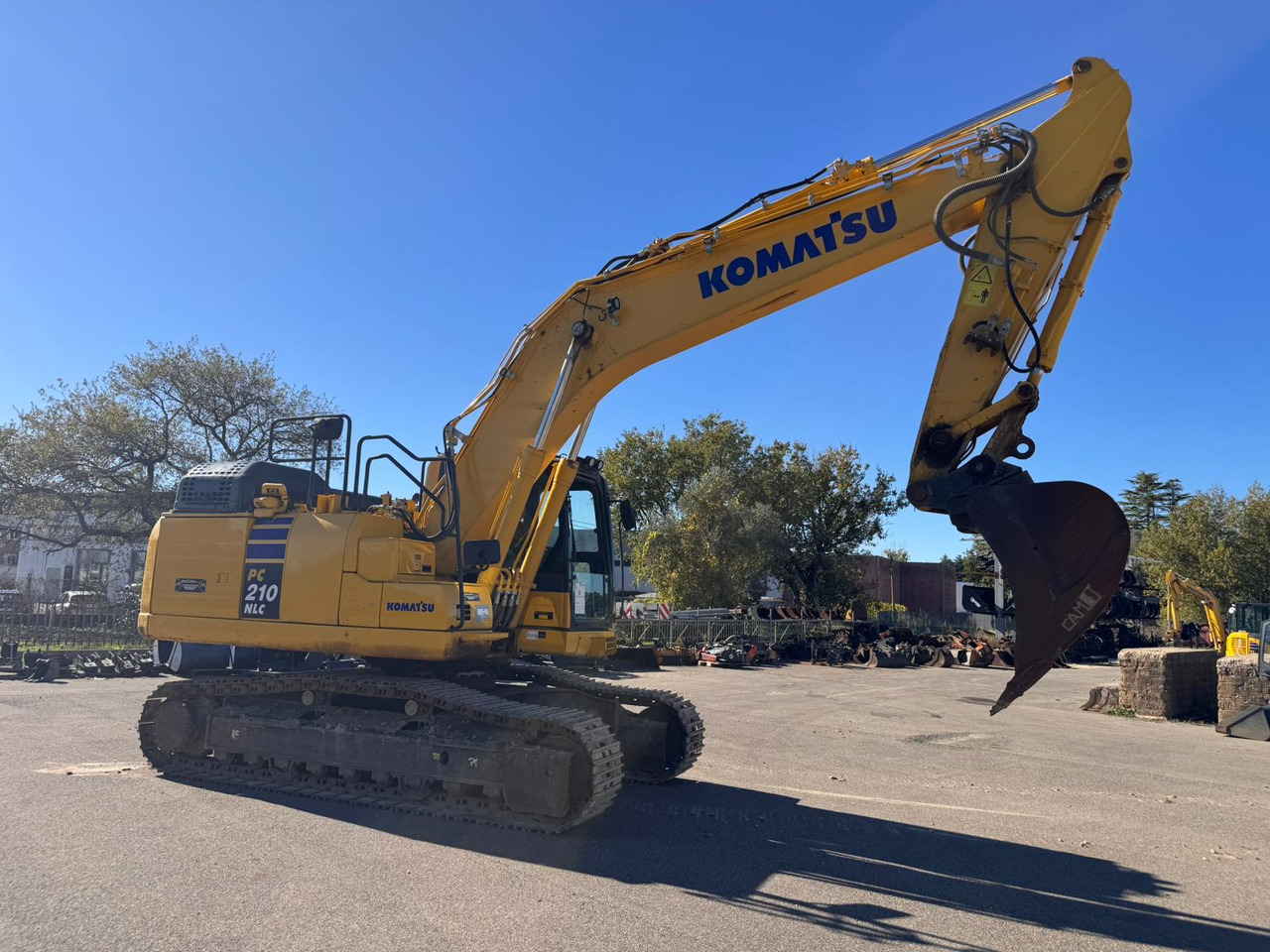 KOMATSU PC210 NLC-11 - Escavadeira: foto 1 KOMATSU PC210 NLC-11 - Escavadeira: foto 1