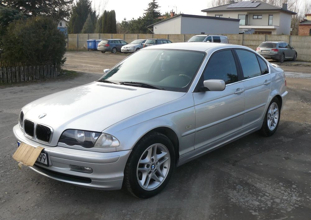 BMW Seria 3 320i - Sedan: foto 3 BMW Seria 3 320i - Sedan: foto 3