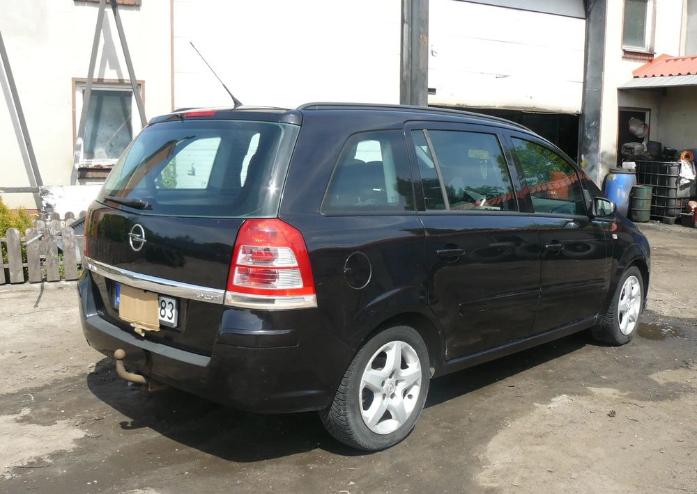 Opel Zafira 1.9 CDTI Cosmo - SUV: foto 4 Opel Zafira 1.9 CDTI Cosmo - SUV: foto 4