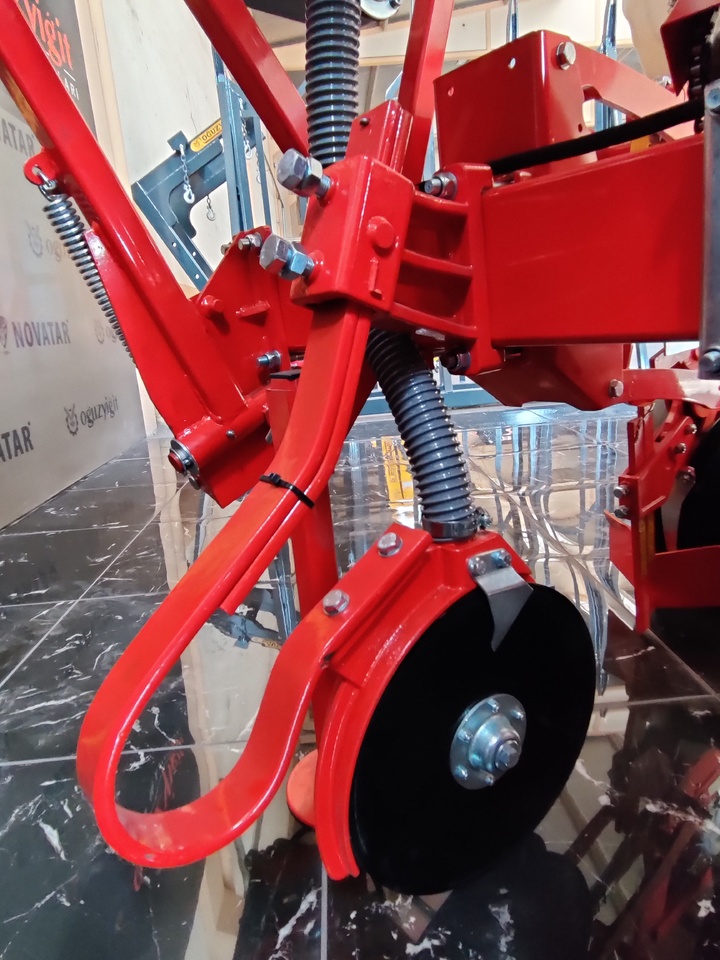 Novatar Pneumatic Seed Drill Machine - Semeadora de precisão: foto 5 Novatar Pneumatic Seed Drill Machine - Semeadora de precisão: foto 5