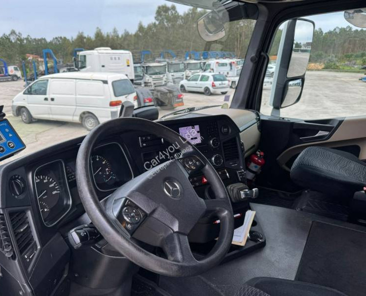 Locação financeira de Mercedes Actros 2348 S Mercedes Actros 2348 S: foto 17 Locação financeira de Mercedes Actros 2348 S Mercedes Actros 2348 S: foto 17