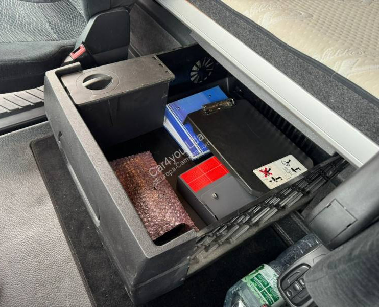 Locação financeira de Mercedes Actros 2348 S Mercedes Actros 2348 S: foto 9 Locação financeira de Mercedes Actros 2348 S Mercedes Actros 2348 S: foto 9