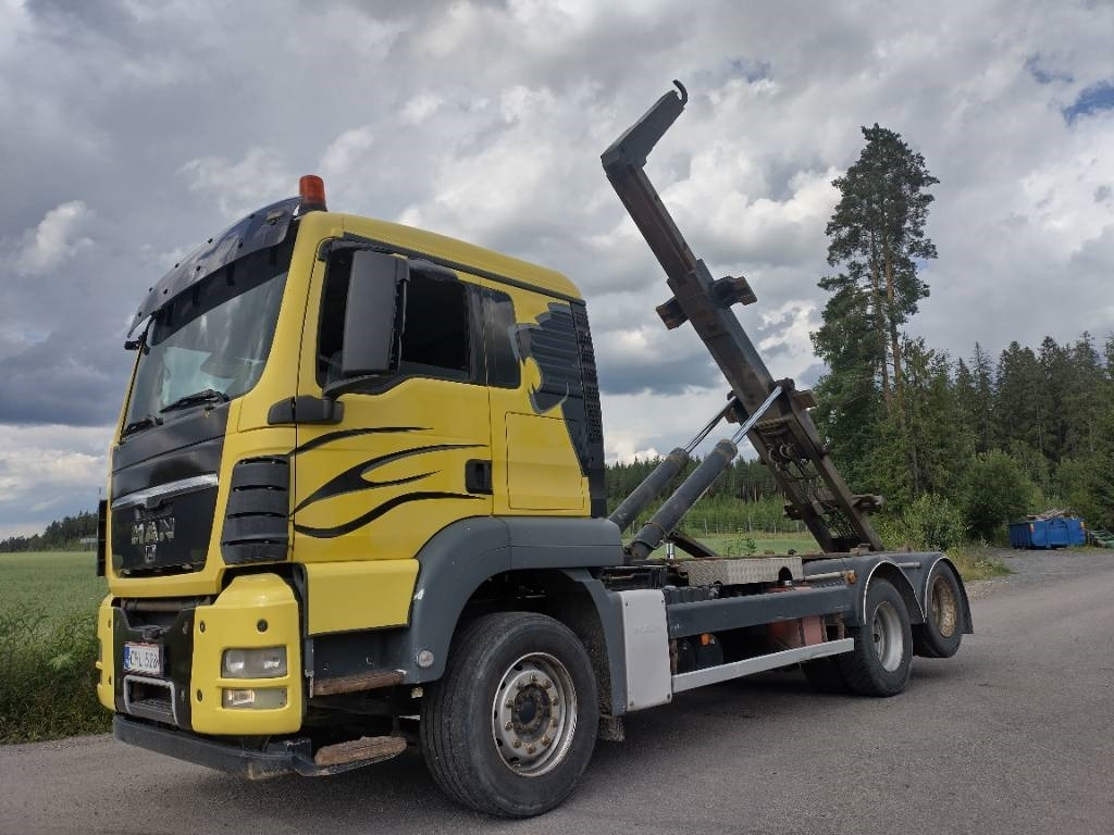 MAN TGX 26.480 6x2 Vak koukkulaite - Camião polibenne: foto 1 MAN TGX 26.480 6x2 Vak koukkulaite - Camião polibenne: foto 1