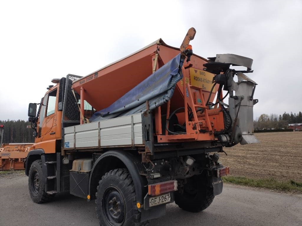 Mercedes-Benz Unimog ,hiekoitin,aura,kippilava - Veículo limpa-neves: foto 4 Mercedes-Benz Unimog ,hiekoitin,aura,kippilava - Veículo limpa-neves: foto 4