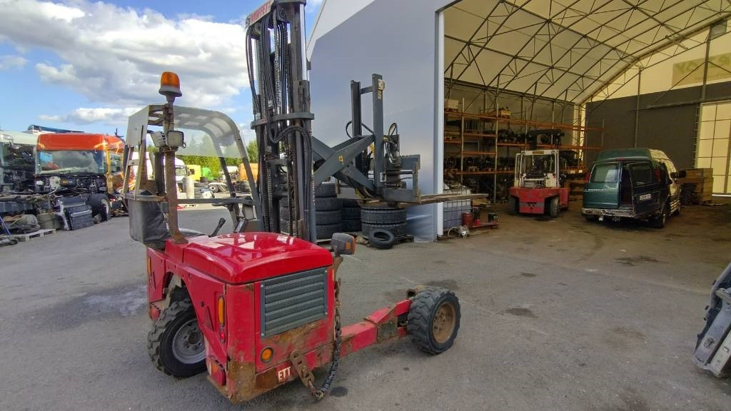Moffett M4 25.4 ajoneuvotrukki - Empilhador montado em camião: foto 1 Moffett M4 25.4 ajoneuvotrukki - Empilhador montado em camião: foto 1