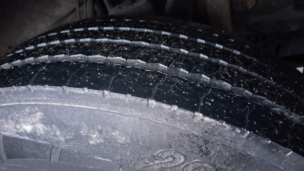 Scania P94 kokosivuaukeva kori+pl-nostin - Camião furgão: foto 3 Scania P94 kokosivuaukeva kori+pl-nostin - Camião furgão: foto 3