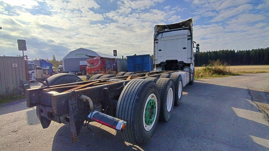 Scania R500 8x4 ilmajousi alusta - Camião chassi: foto 3 Scania R500 8x4 ilmajousi alusta - Camião chassi: foto 3