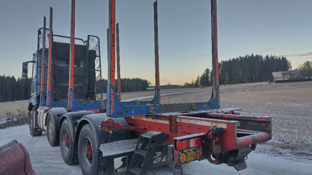 Sisu 625 Polar puuauto, Fuller , SIISTI AUTO - Camião de transporte de madeira: foto 3 Sisu 625 Polar puuauto, Fuller , SIISTI AUTO - Camião de transporte de madeira: foto 3