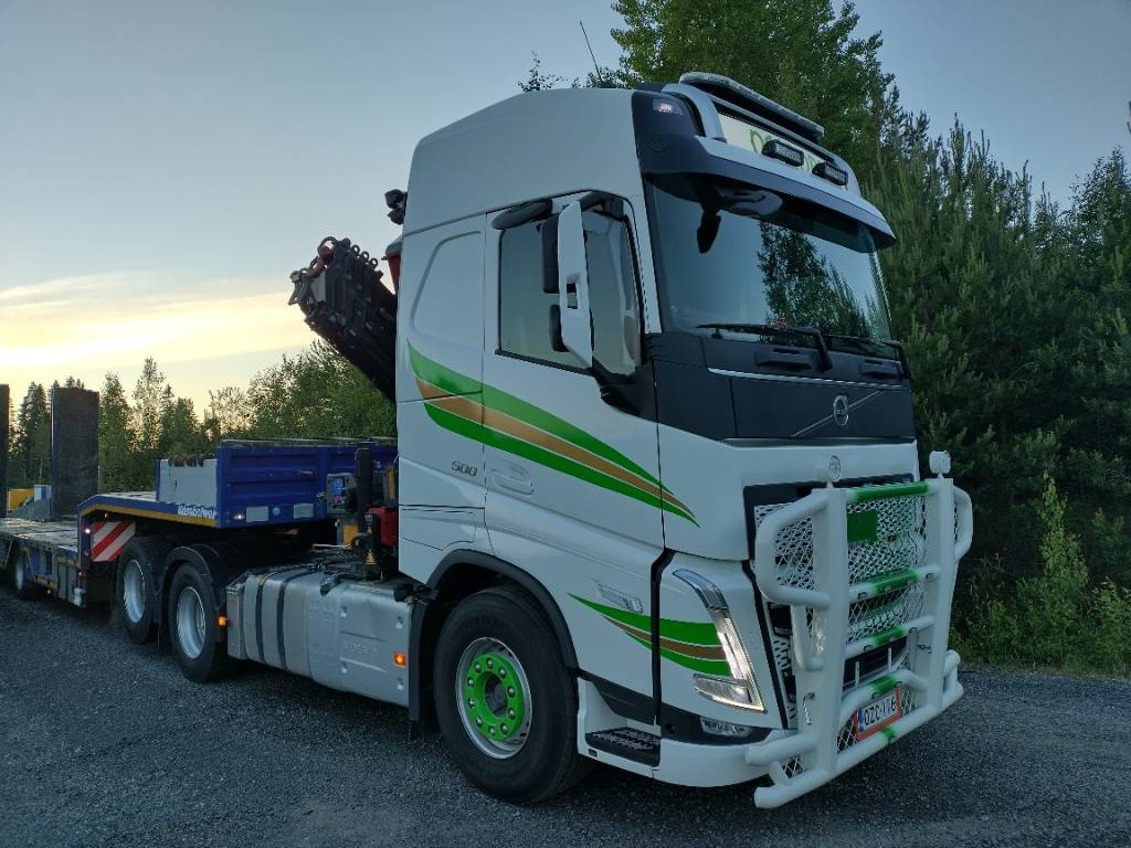 Volvo FH500 tc 6x4 HMF 2820 nosturi+jib,HCT,aj.120tkm - Tractor: foto 1 Volvo FH500 tc 6x4 HMF 2820 nosturi+jib,HCT,aj.120tkm - Tractor: foto 1