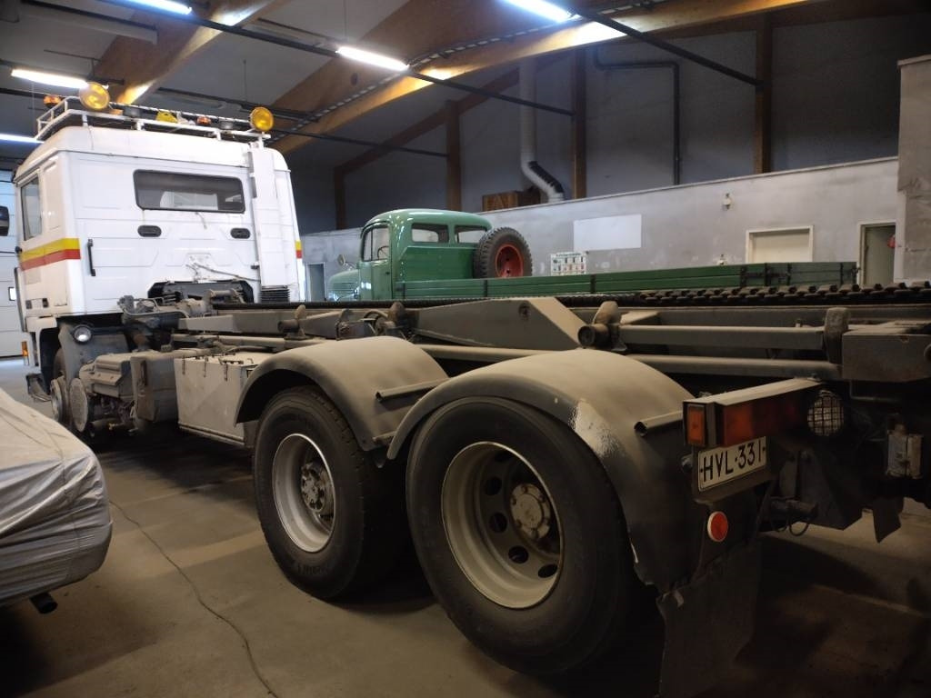 Volvo F12 6x2 ketjulaitteilla, Museointiin - Camião multibenne: foto 5 Volvo F12 6x2 ketjulaitteilla, Museointiin - Camião multibenne: foto 5