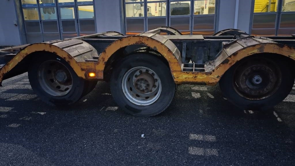 Volvo F16 8x2 metsäkone ritilä, rautajouset,hydr.perä - Camião de transporte de madeira: foto 3 Volvo F16 8x2 metsäkone ritilä, rautajouset,hydr.perä - Camião de transporte de madeira: foto 3