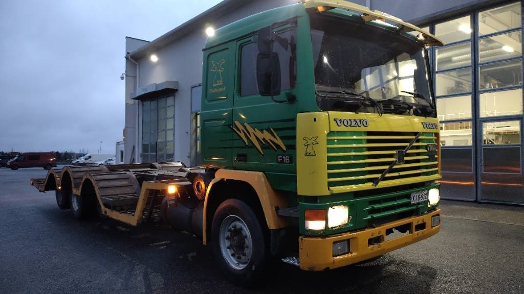 Volvo F16 8x2 metsäkone ritilä, rautajouset,hydr.perä - Camião de transporte de madeira: foto 2 Volvo F16 8x2 metsäkone ritilä, rautajouset,hydr.perä - Camião de transporte de madeira: foto 2