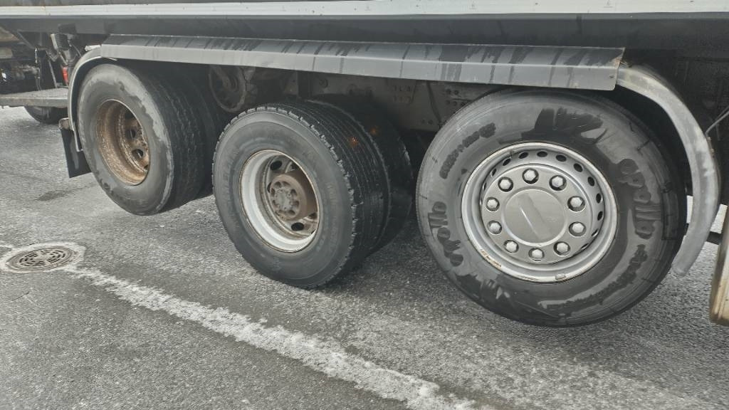 Volvo FH16 8x2 kasetti +4 aks kärry, KHT automaatti - Camião basculante: foto 2 Volvo FH16 8x2 kasetti +4 aks kärry, KHT automaatti - Camião basculante: foto 2