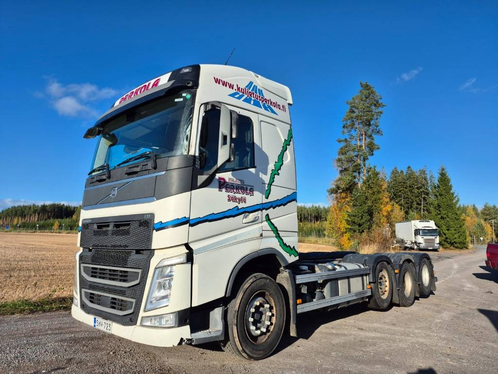 Volvo FH500 8x2 alusta - Camião chassi: foto 1 Volvo FH500 8x2 alusta - Camião chassi: foto 1