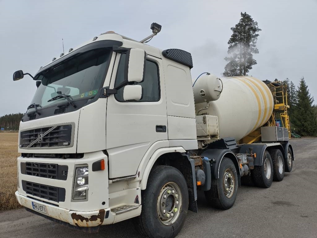 Volvo FM13 10*4 betoniauto,ränni - Camião betoneira: foto 3 Volvo FM13 10*4 betoniauto,ränni - Camião betoneira: foto 3