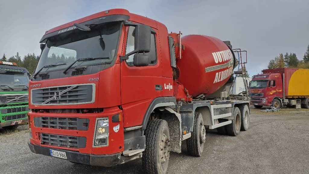 Volvo FM9 8x4 full steel,manual, mixer - Camião cisterna: foto 1 Volvo FM9 8x4 full steel,manual, mixer - Camião cisterna: foto 1