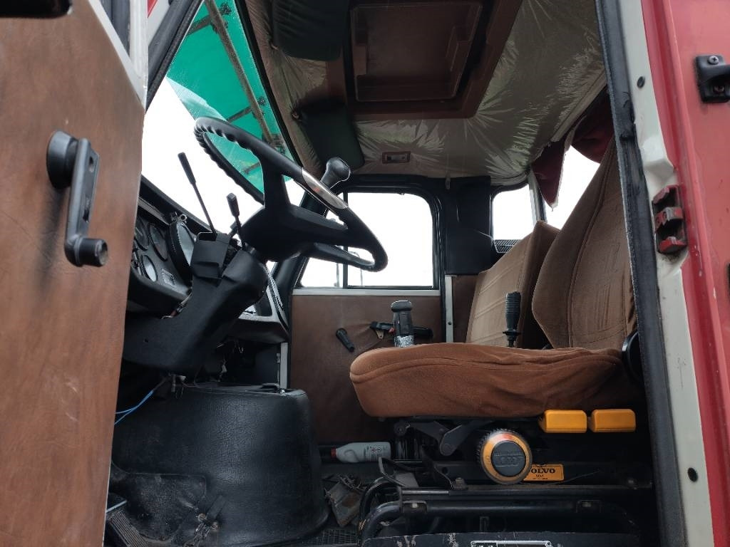 Volvo N7 Tico nosturi ja vl-laite,280tkm!! - Camião multibenne: foto 3 Volvo N7 Tico nosturi ja vl-laite,280tkm!! - Camião multibenne: foto 3