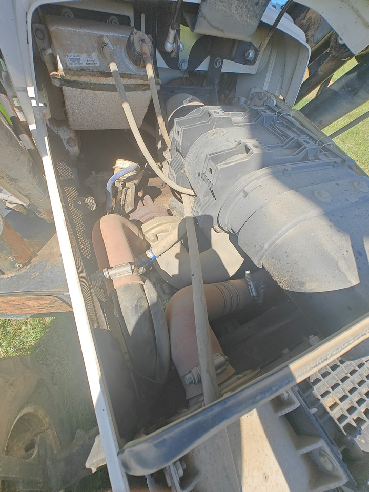 Retroescavadeira HIDROMEK HMK 102 B: foto 12