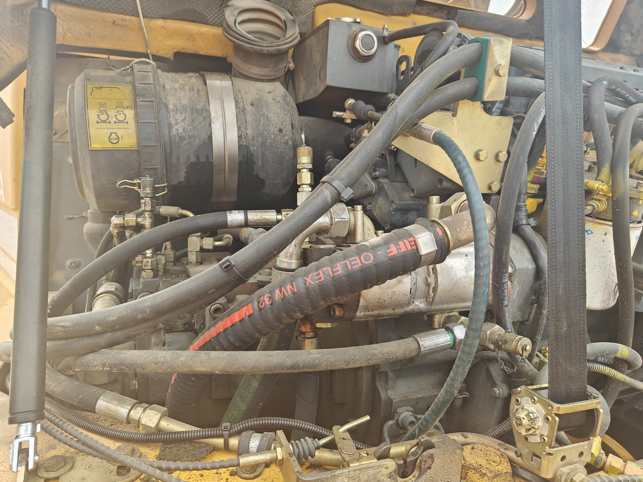 Escavadeira de rodas LIEBHERR A312: foto 16