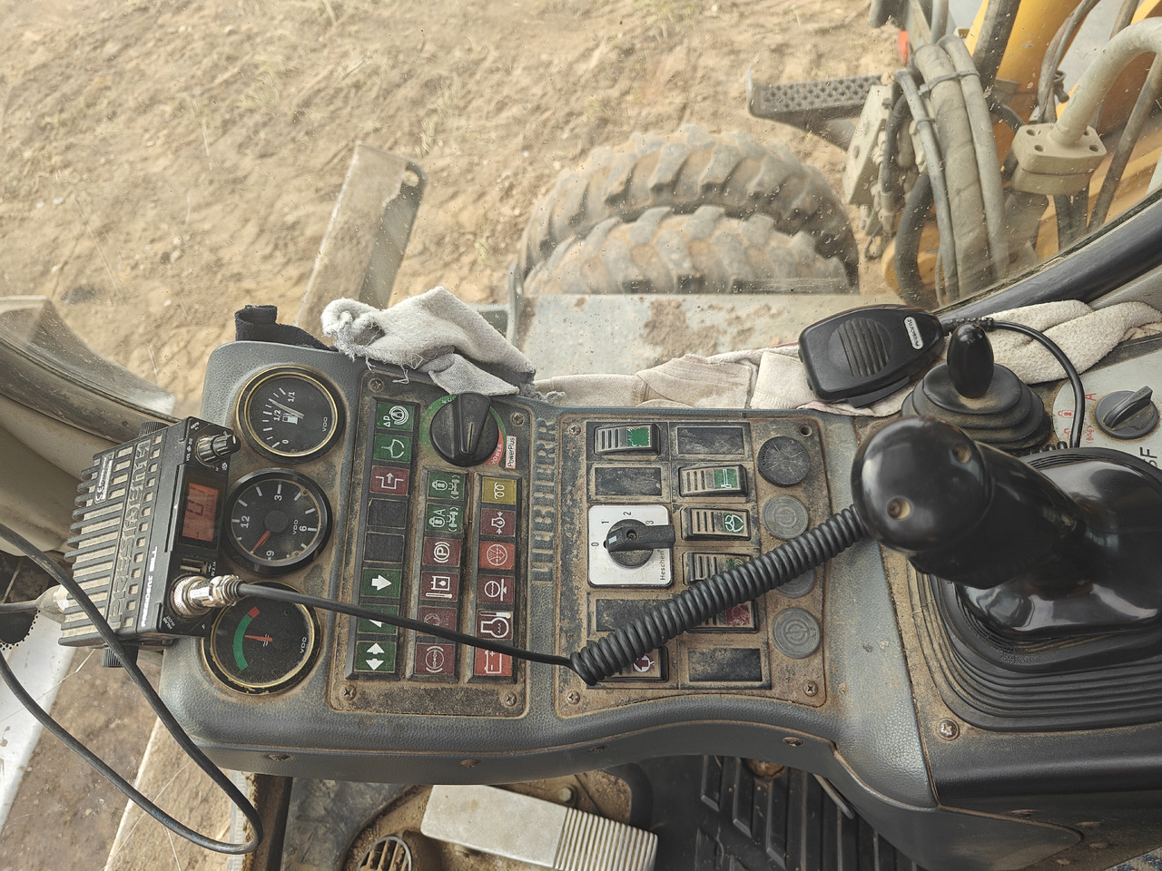 Escavadeira de rodas LIEBHERR A312: foto 10