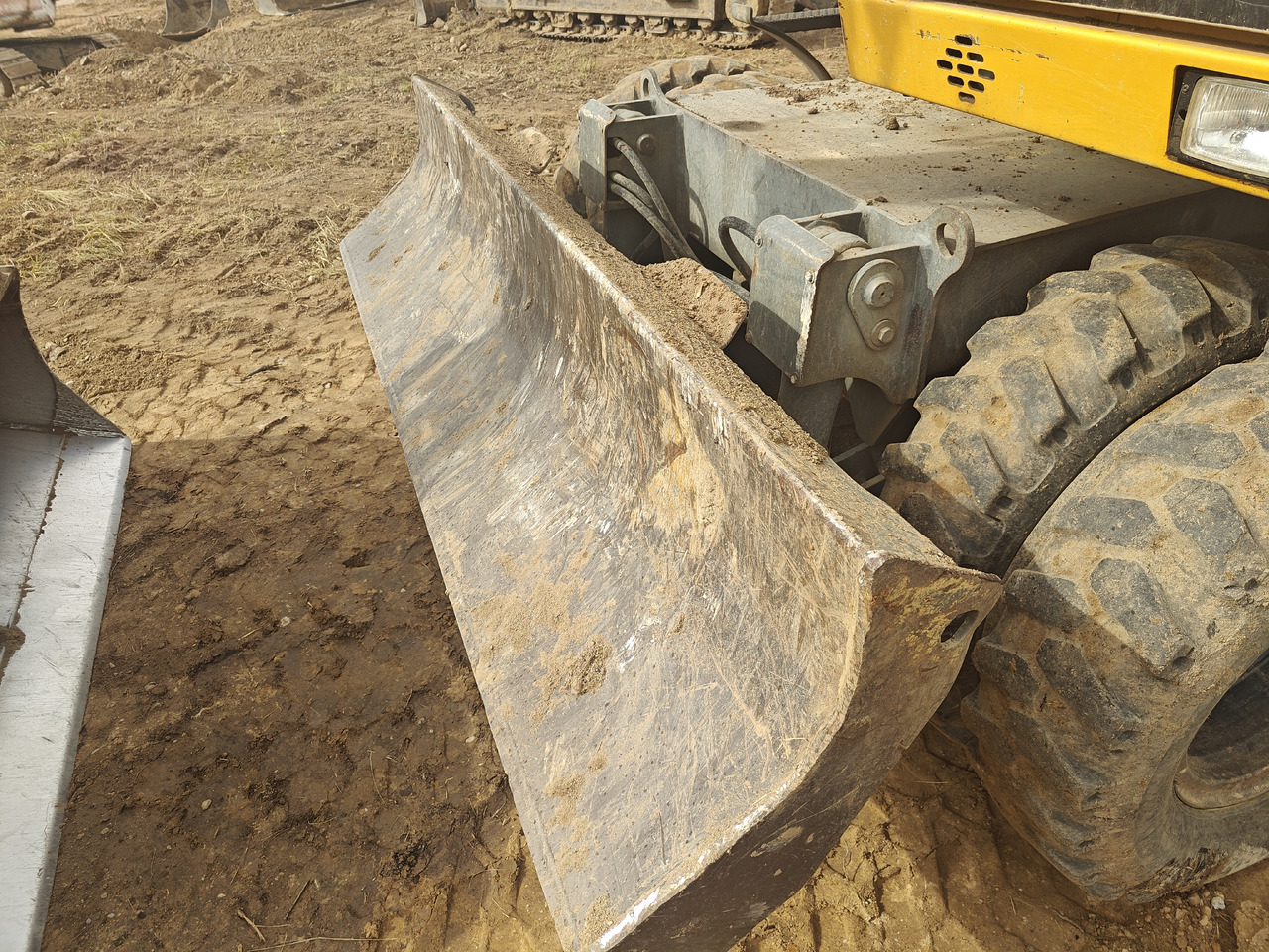 Escavadeira de rodas LIEBHERR A312: foto 7