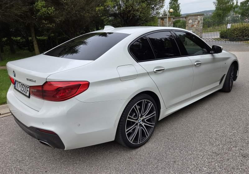 Inna BMW 530 D SERIA 5 XDRIVE M SPORT - Automóvel: foto 3 Inna BMW 530 D SERIA 5 XDRIVE M SPORT - Automóvel: foto 3