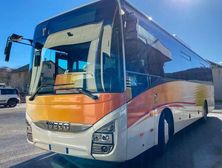 Iveco CROSSWAY/ DŁUGOŚĆ 10.70 M / MANUAL / EURO 6 - Ônibus suburbano: foto 1 Iveco CROSSWAY/ DŁUGOŚĆ 10.70 M / MANUAL / EURO 6 - Ônibus suburbano: foto 1
