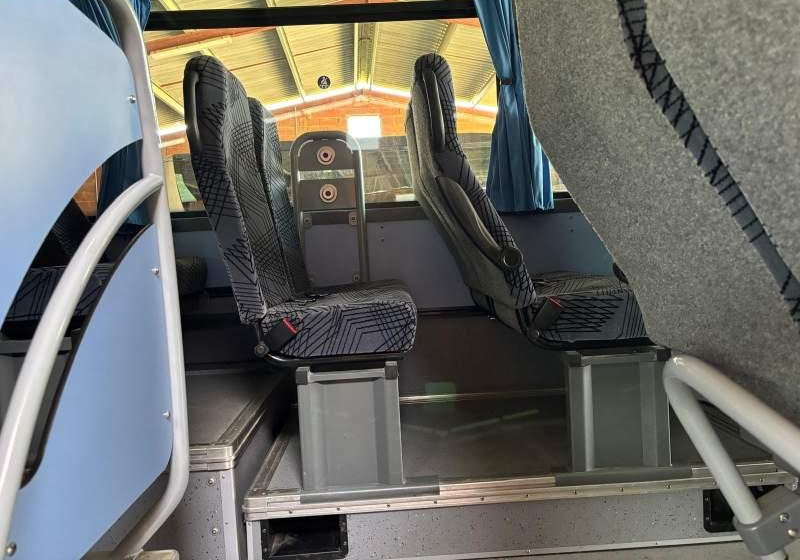 Iveco CROSSWAY/ SPROWADZONY / 180 000 KM / MANUAL - Ônibus suburbano: foto 2 Iveco CROSSWAY/ SPROWADZONY / 180 000 KM / MANUAL - Ônibus suburbano: foto 2