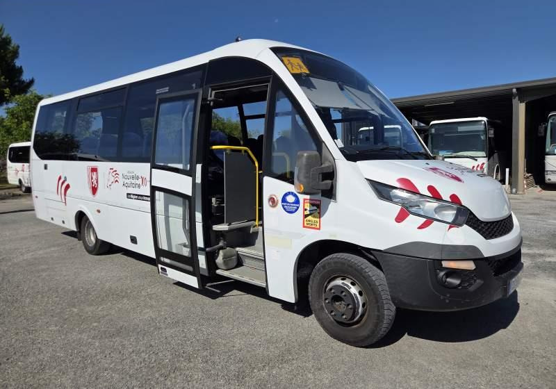 Iveco ROSERO FIRST / SPROWADZONE / 35 MIEJSC - Minibus, Furgão de passageiros: foto 1 Iveco ROSERO FIRST / SPROWADZONE / 35 MIEJSC - Minibus, Furgão de passageiros: foto 1