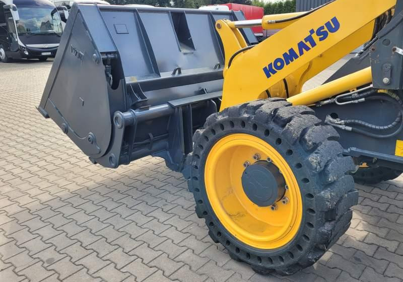 Komatsu WA1 100M / SPROWADZONA Z FRANCJI/ 6 300 MTH - Pá carregadora de rodas: foto 4 Komatsu WA1 100M / SPROWADZONA Z FRANCJI/ 6 300 MTH - Pá carregadora de rodas: foto 4