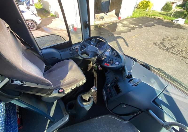 Neoplan TRENDLINER / SPROWADZONY / KLIMATYZACJA/ MANUAL - Ônibus suburbano: foto 4 Neoplan TRENDLINER / SPROWADZONY / KLIMATYZACJA/ MANUAL - Ônibus suburbano: foto 4